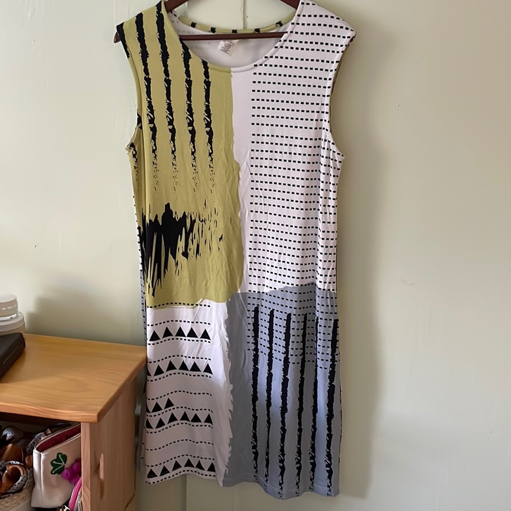 Printed Sleeveless Midi Shift Dress